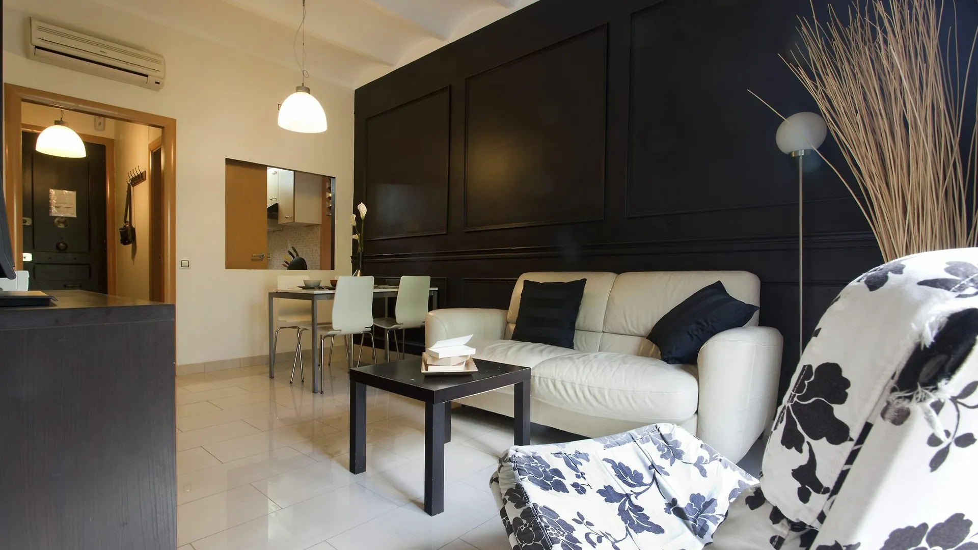 Espai Barcelona Rocafort Apartments
