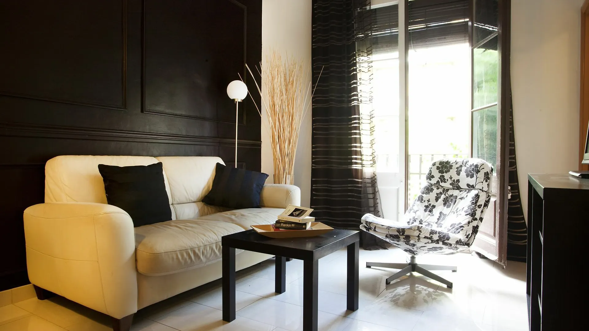 Espai Barcelona Rocafort Apartments
