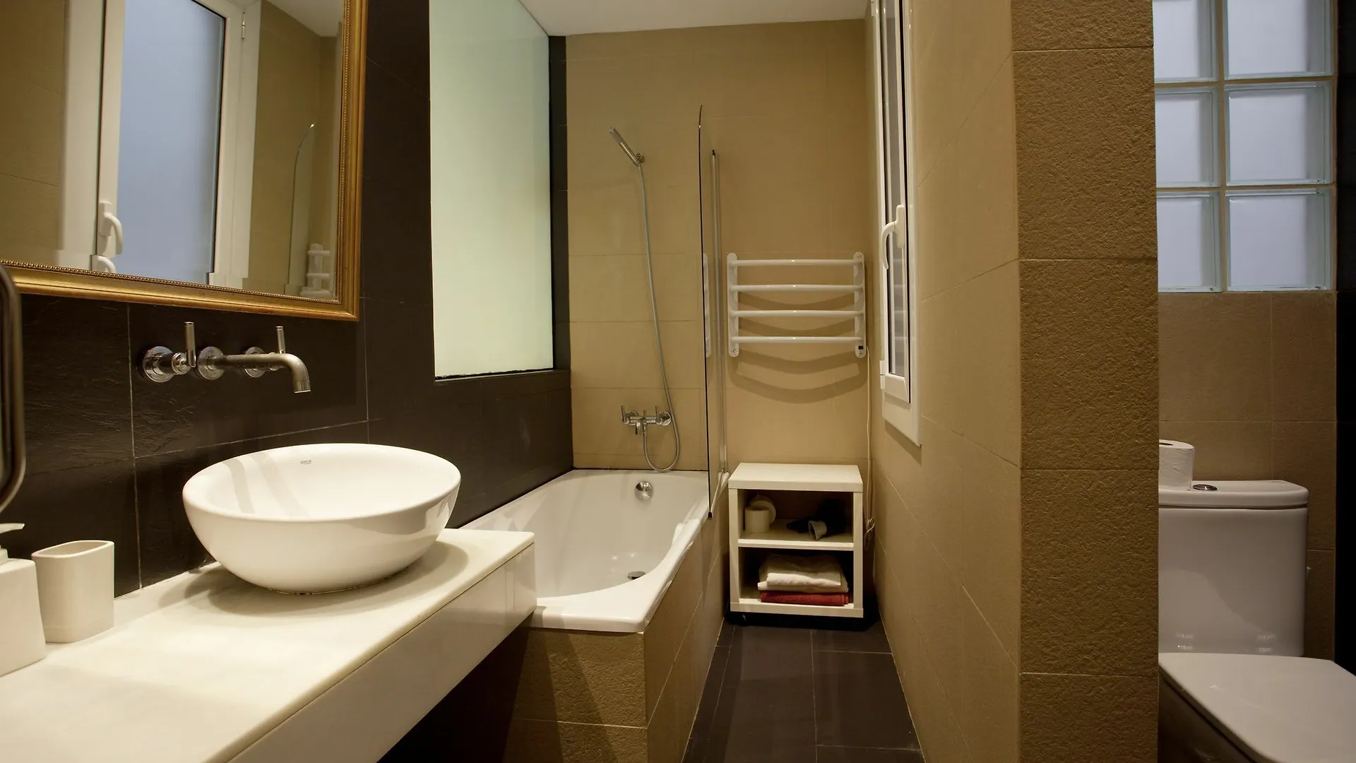 Espai Barcelona Rocafort Apartments