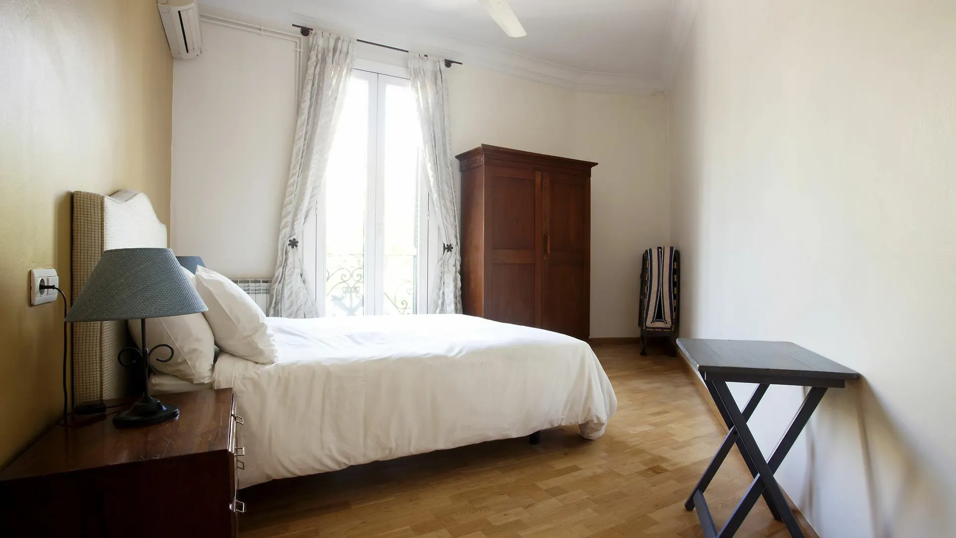 Espai Barcelona Rocafort Apartments