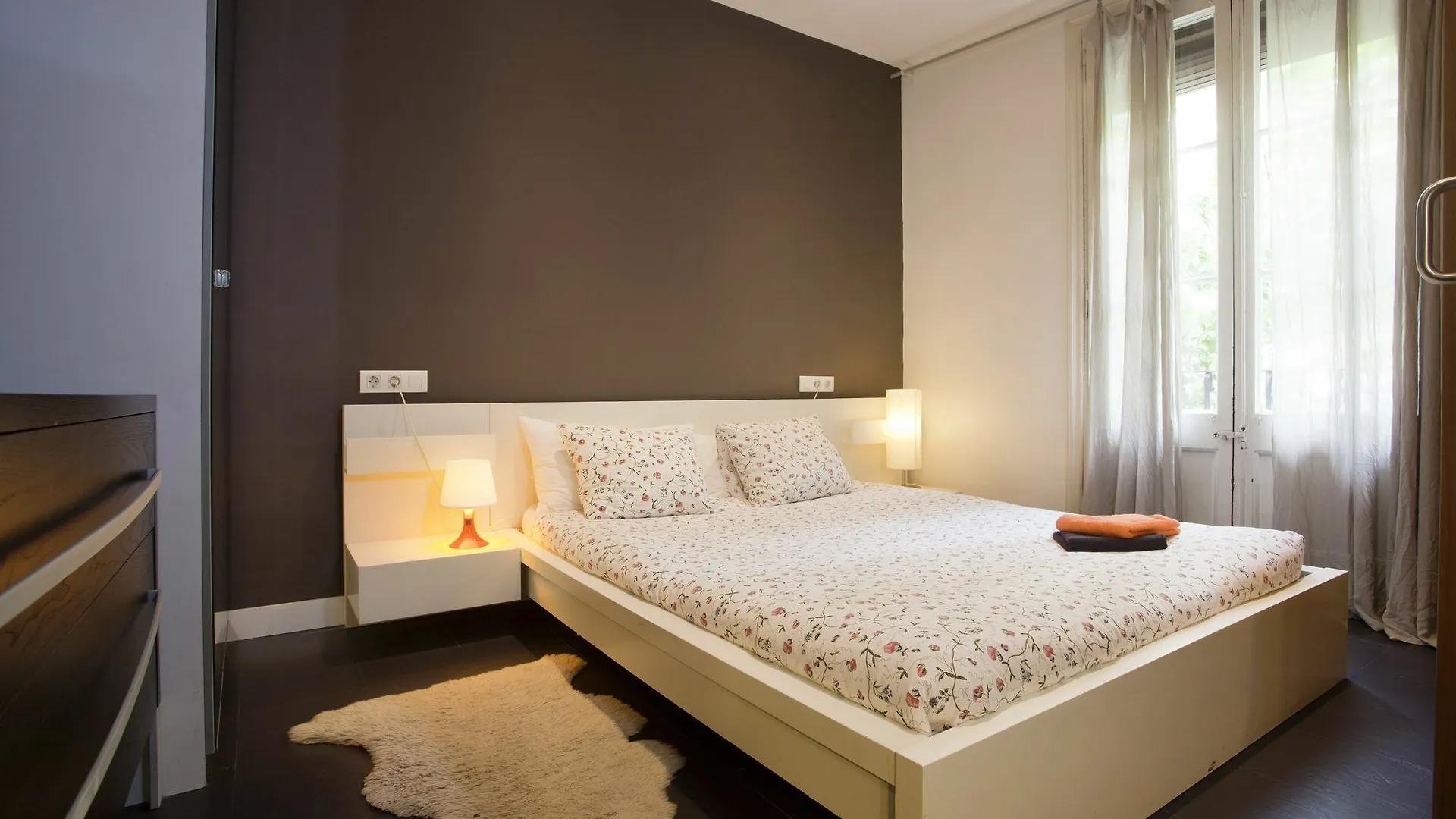 Espai Barcelona Rocafort Apartments